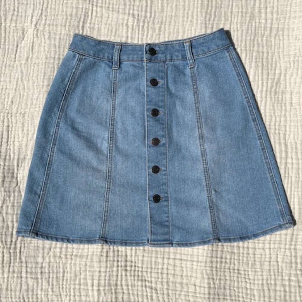Denim A-Line Button Front Skirt  28" waist  WM 0/Jr 7/Girls14